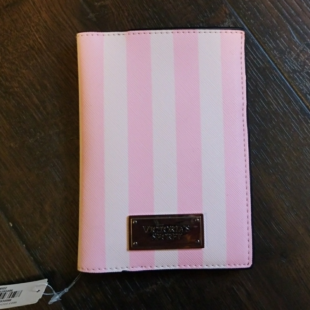 NWT Victoria's Secret Passport Holder